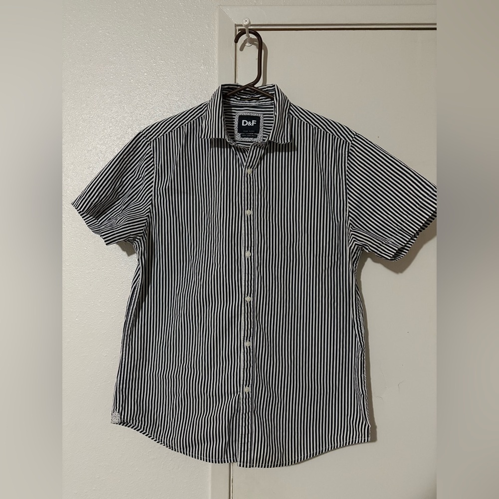 Men's Black and White D&F Striped Casual Button Up Collard Shirt